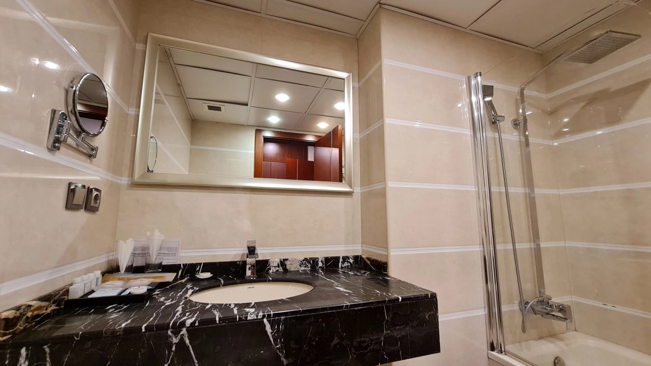 سرویس بهداشتی و حمام هتل میراژ کیش